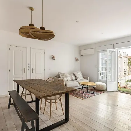 Le Chypre : 4p Avec Balcon 300m De La Cannes